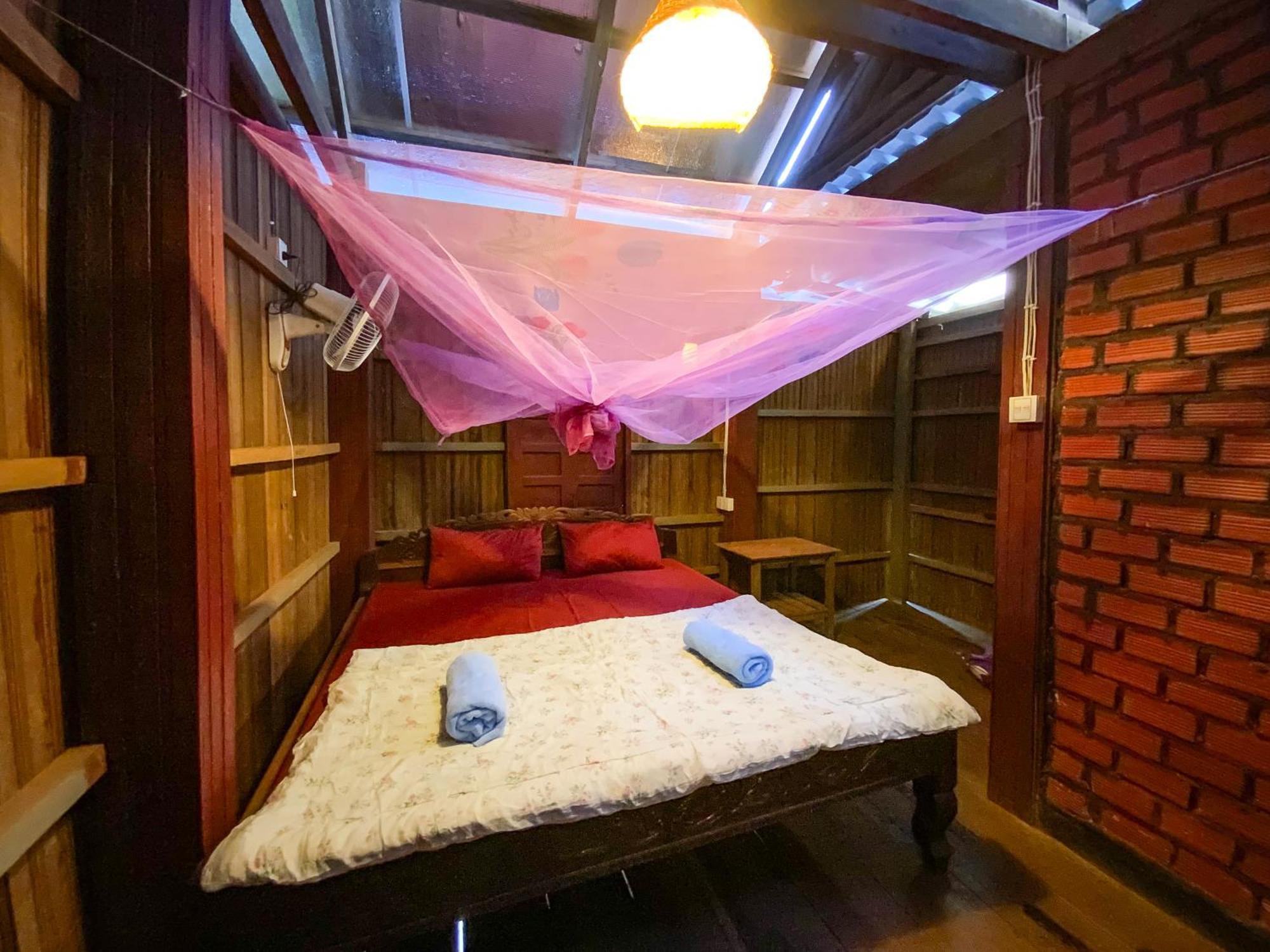 Backpacker Hostel And Jungle Trekking Banlung Habitación foto